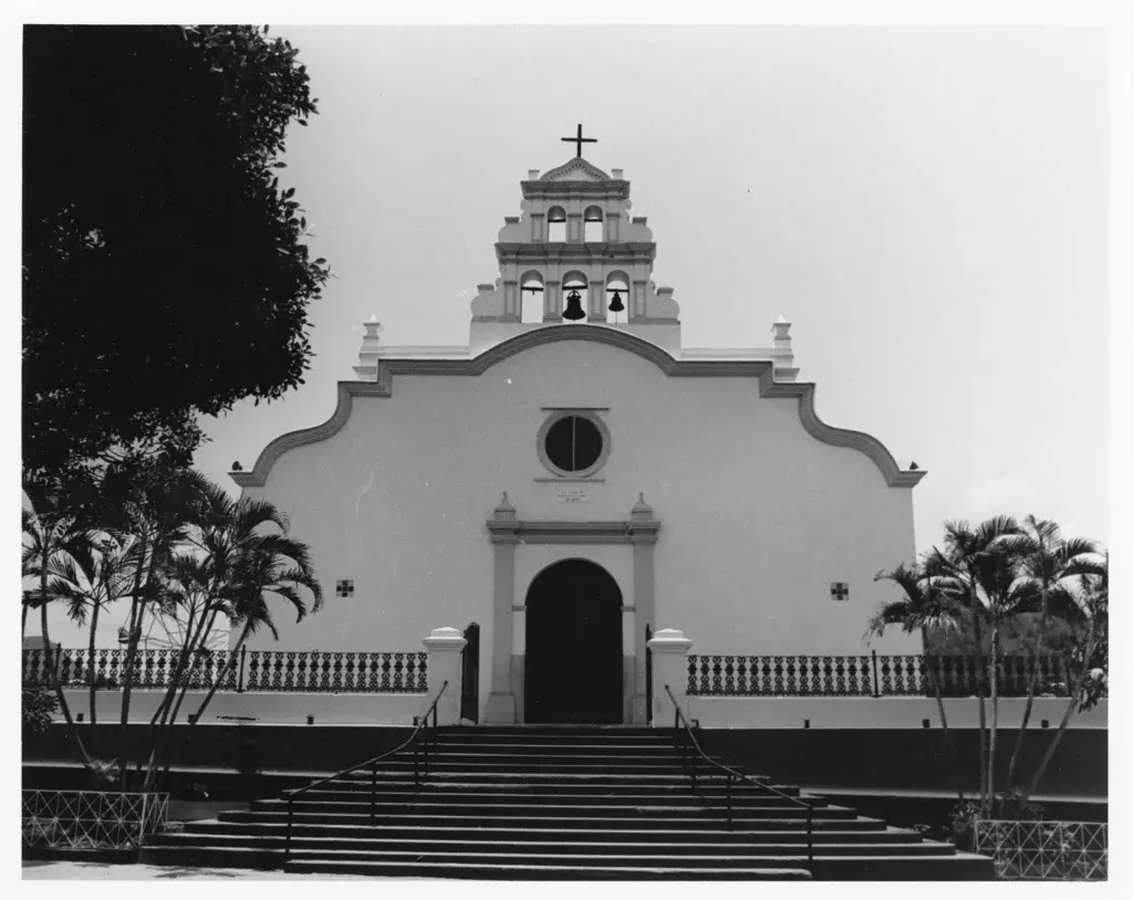 El archivo PRAHA incluye edificaciones emblemáticas de la isla.