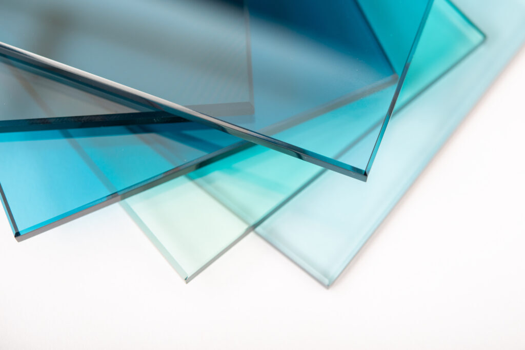 La elección del cristal adecuado en puertas y ventanas marca la diferencia en seguridad y confort.