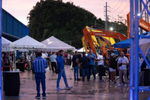 Invitados y aliados estratégicos durante la celebración del 70 aniversario de Puerto Rico Wire Group en Bayamón.