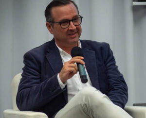 El arquitecto Juan Emmanuelli es el nuevo decano de la Escuela de Arquitectura y Diseño RHC de la PUCPR. Foto por Diego Justiniano (@dj_pictures).