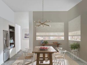 Las Woven Woods de Centro Cortinas están diseñadas para minimizar el estiramiento, arqueo o roturas.