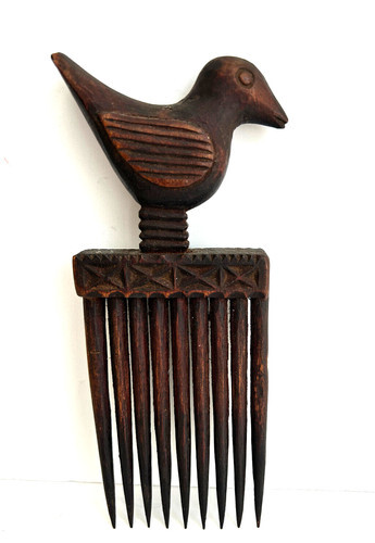Peine Ave Nativa de la Etnia Chokwe, madera, Siglo XX - Colección de Peines Afro de Casa Silvana