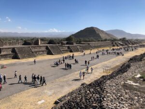 La Pirámide del Sol, símbolo de poder y espiritualidad en Teotihuacán. Foto por Mauricio Maldonado, de GI Group Media.