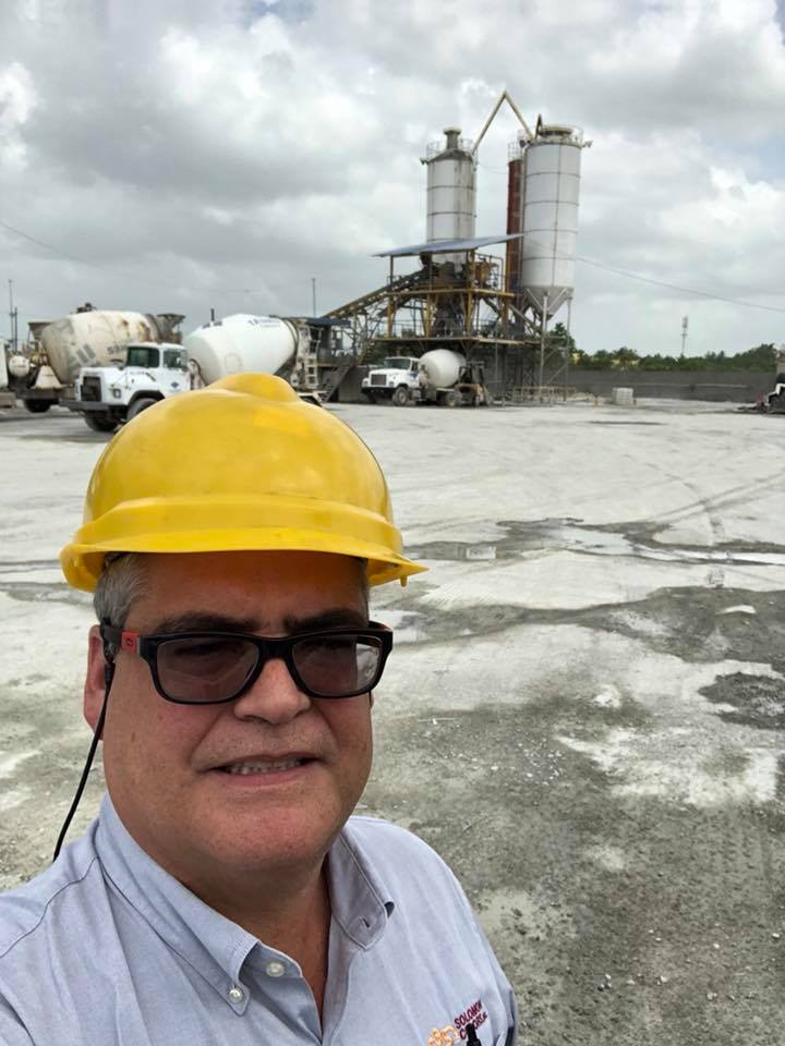 El ingeniero Guillermo Álvarez destaca el concreto pulido como solución versátil.
