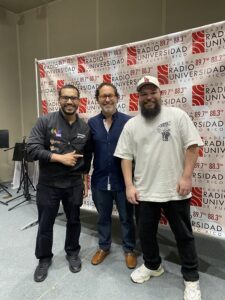 Miembro del medio digital 90 Grados, Eliot Santos y Kish Báez 